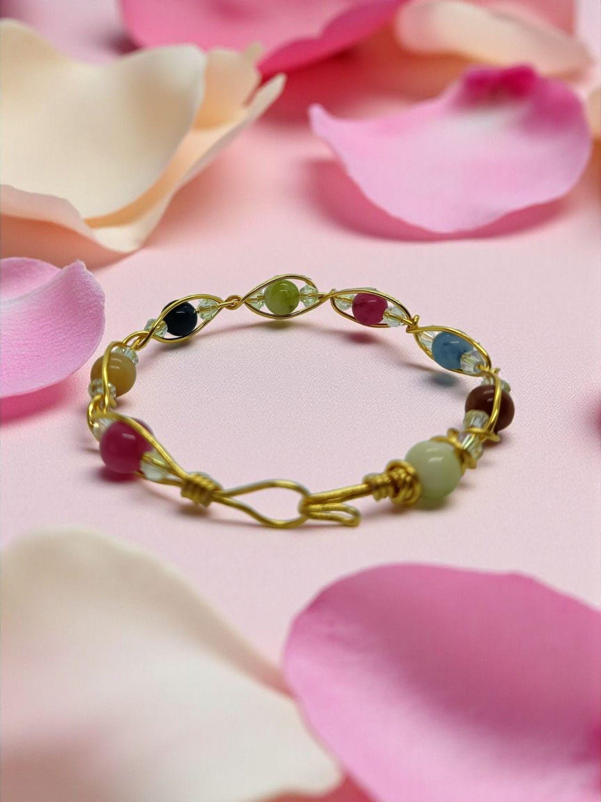 Wire wrapped bangle with Mixed agate (gold tone)