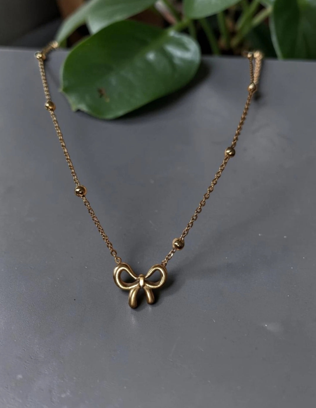 Gold Bow Pendant Necklace – Satellite Chain