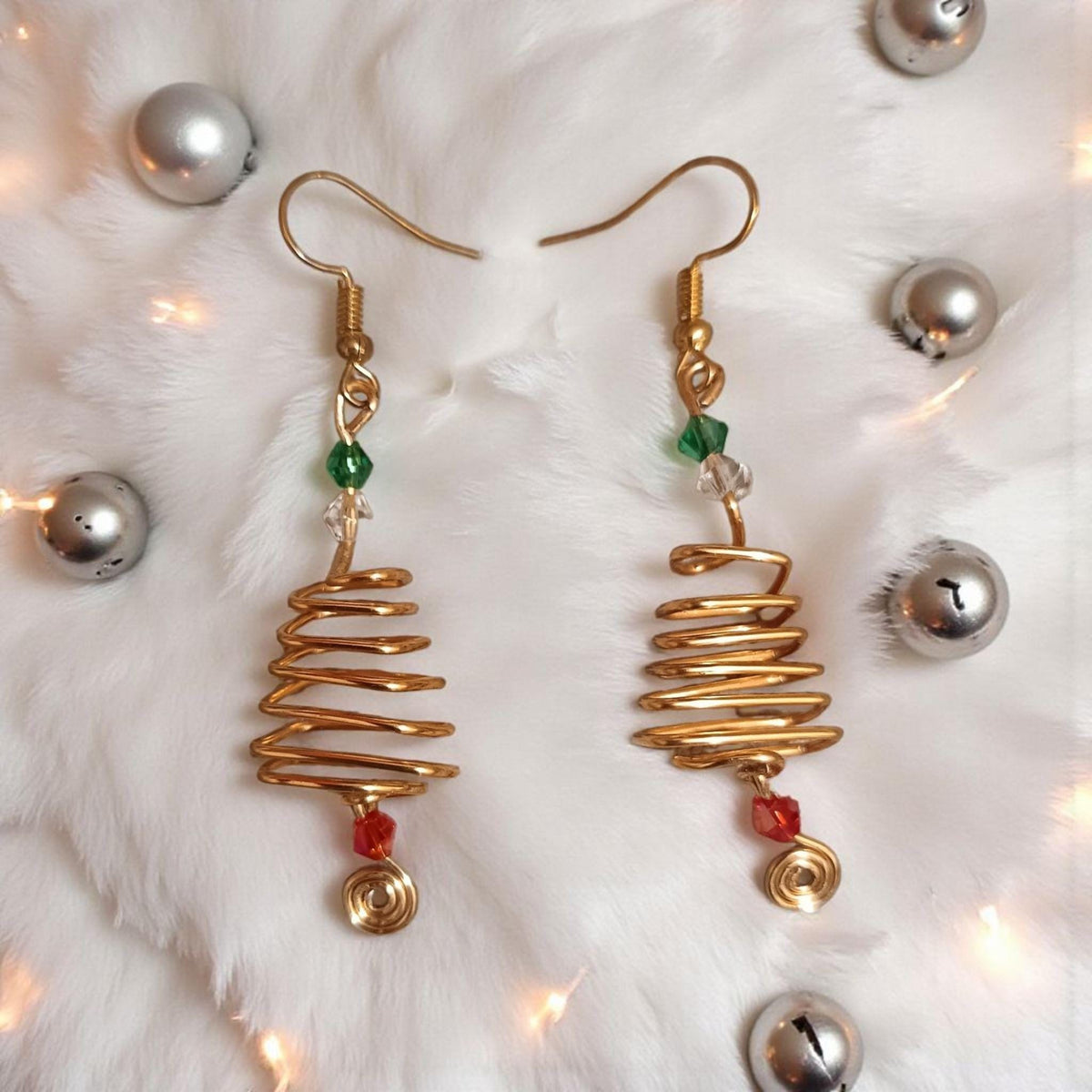 Wire Wrapped Christmas Tree Earrings – Festive Holiday Jewellery